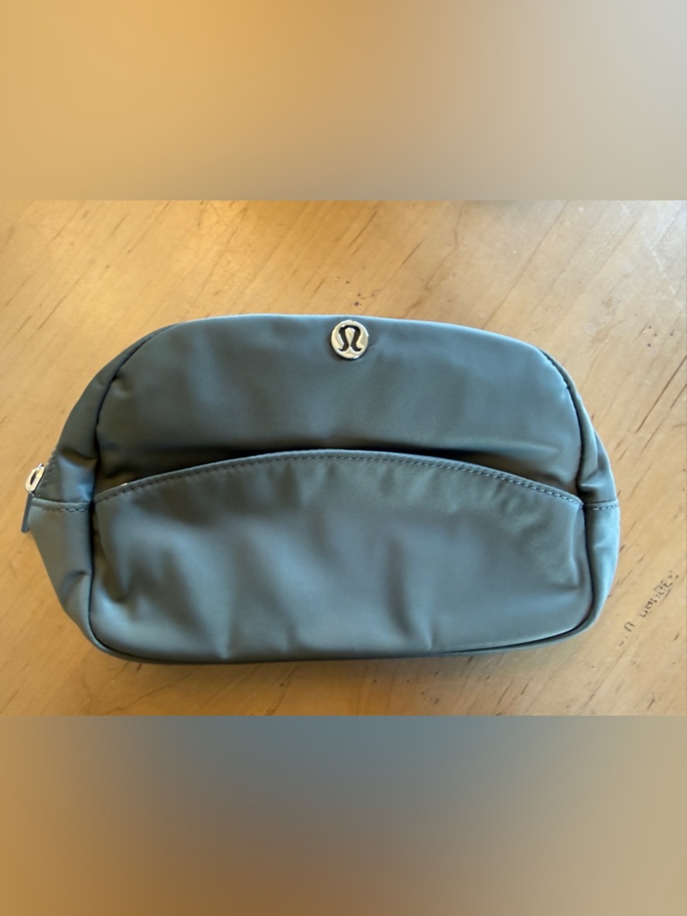 lululemon athletica Toiletry Pouch in Grey Sage- EUC Like new - large 4 liter